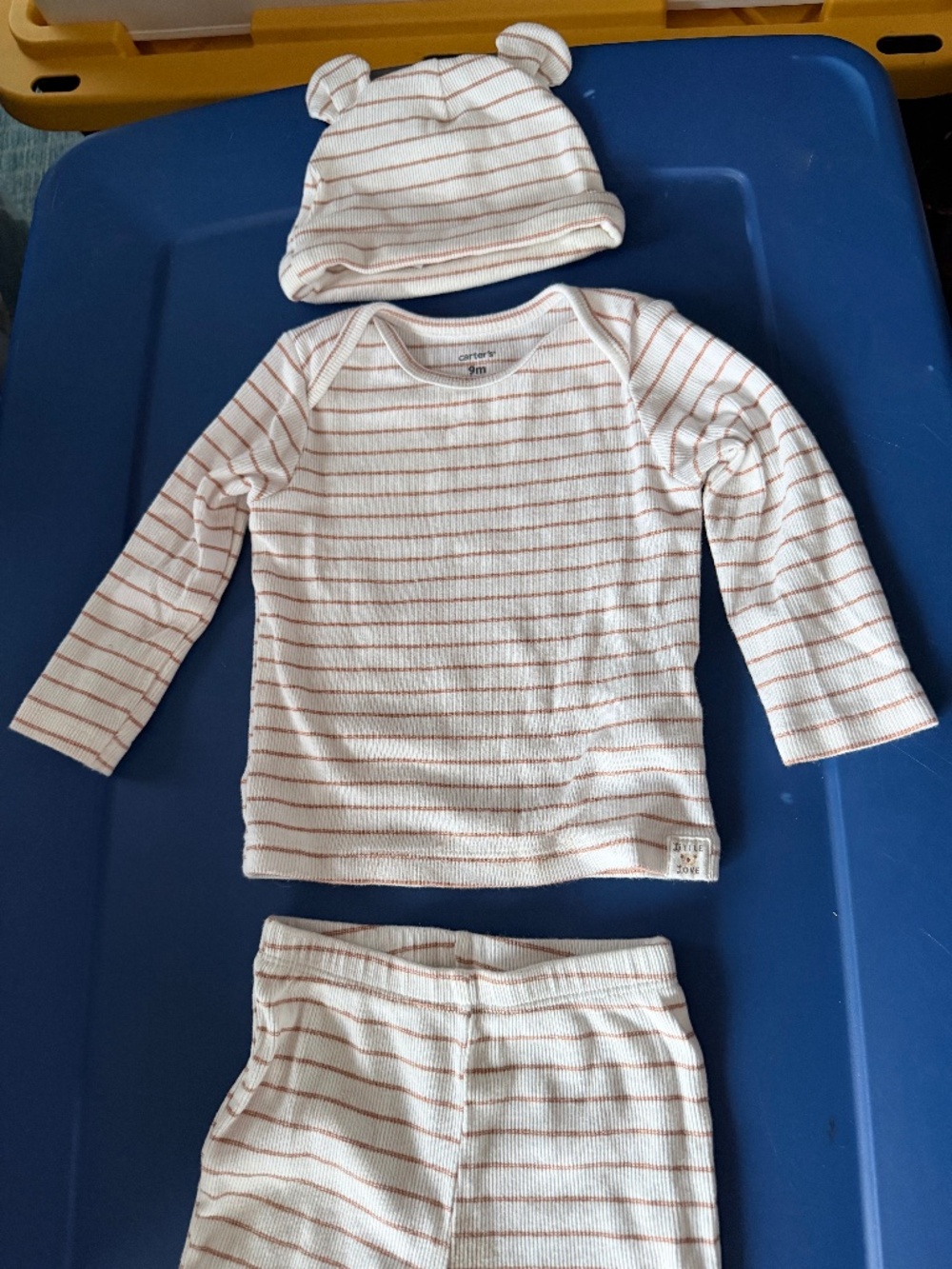 Carter’s 3 piece Set 9 months